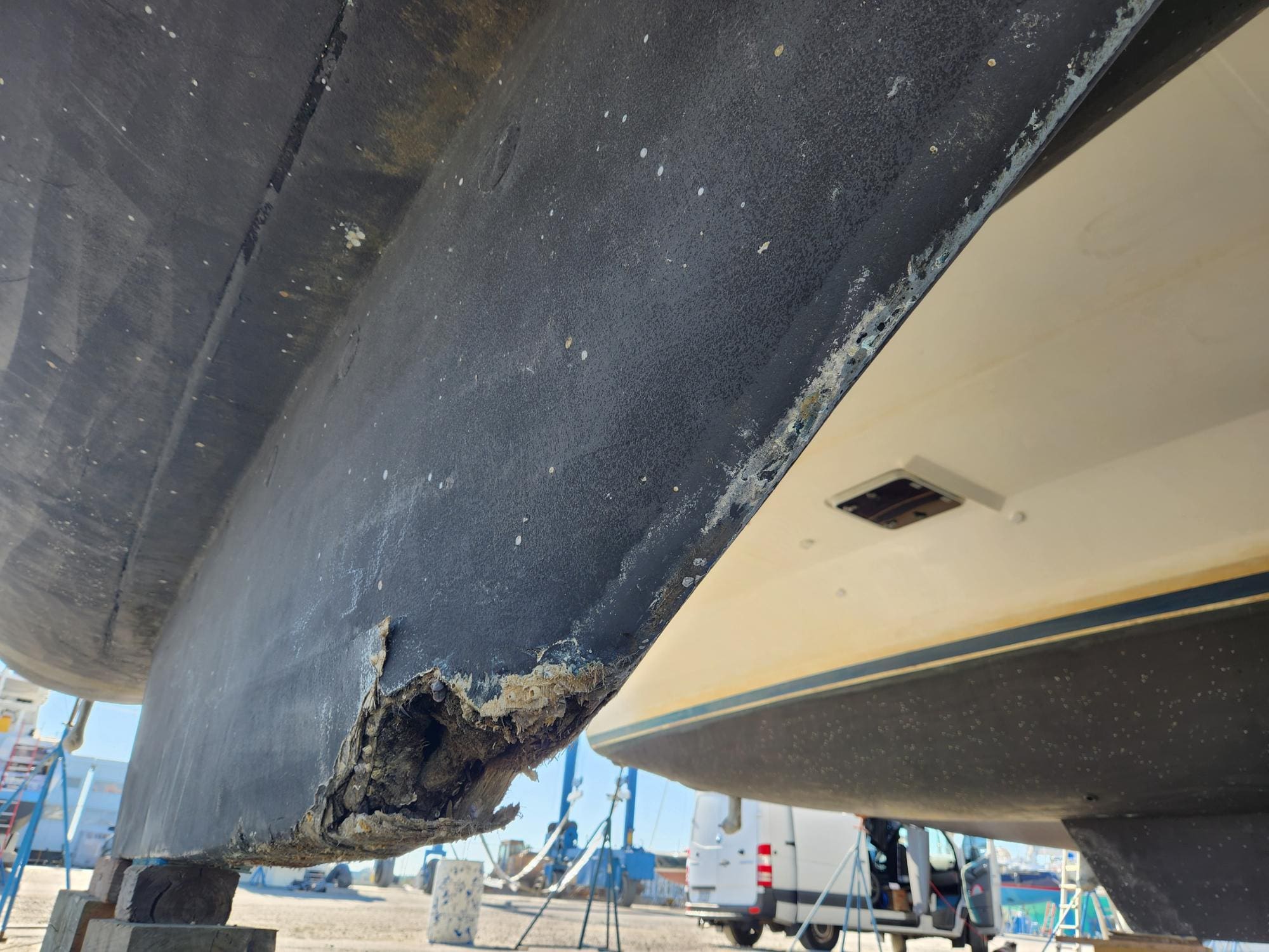 picture showing before and after fiberglass repair in savannah